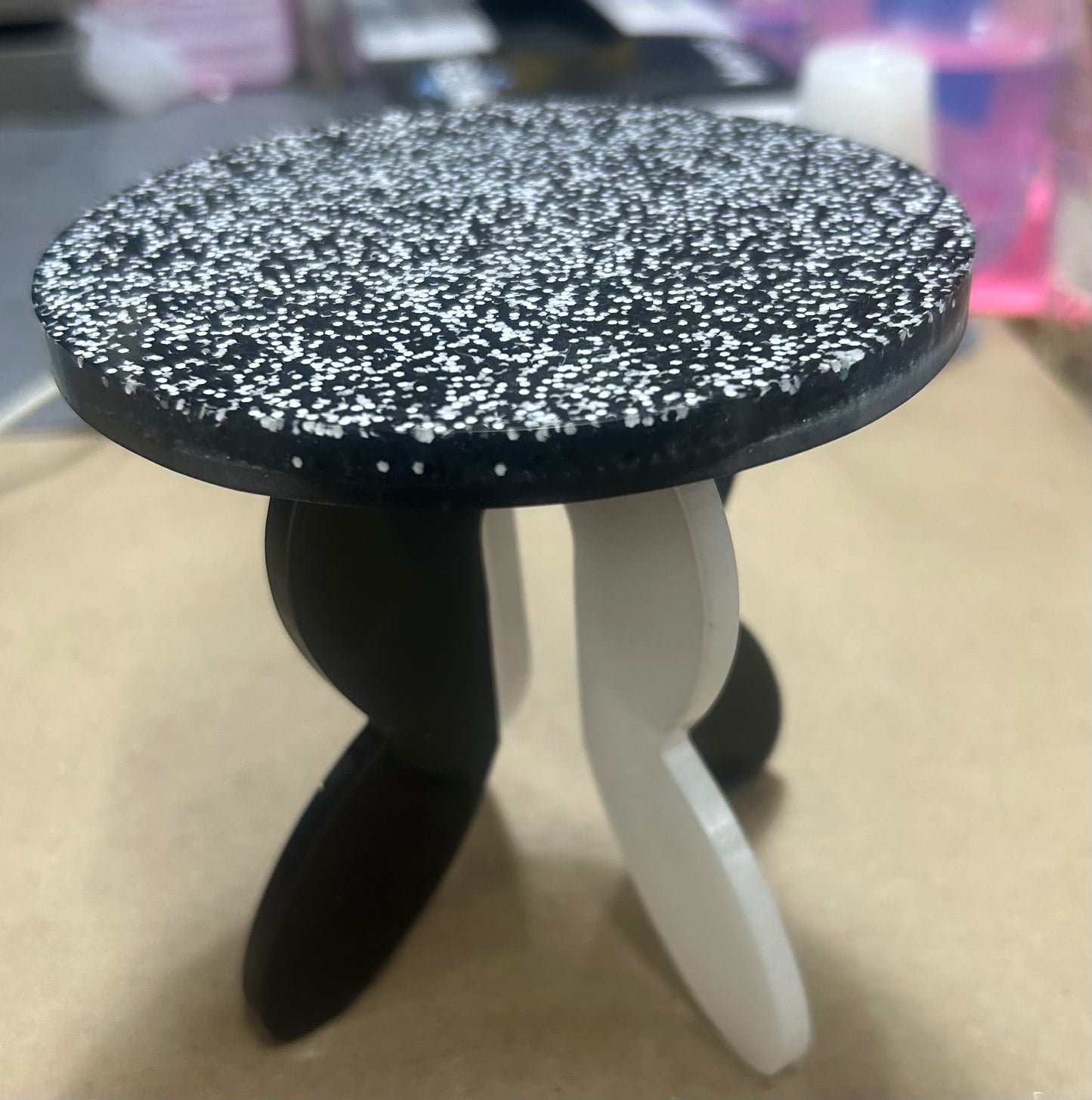 #18 Ying Yang Table