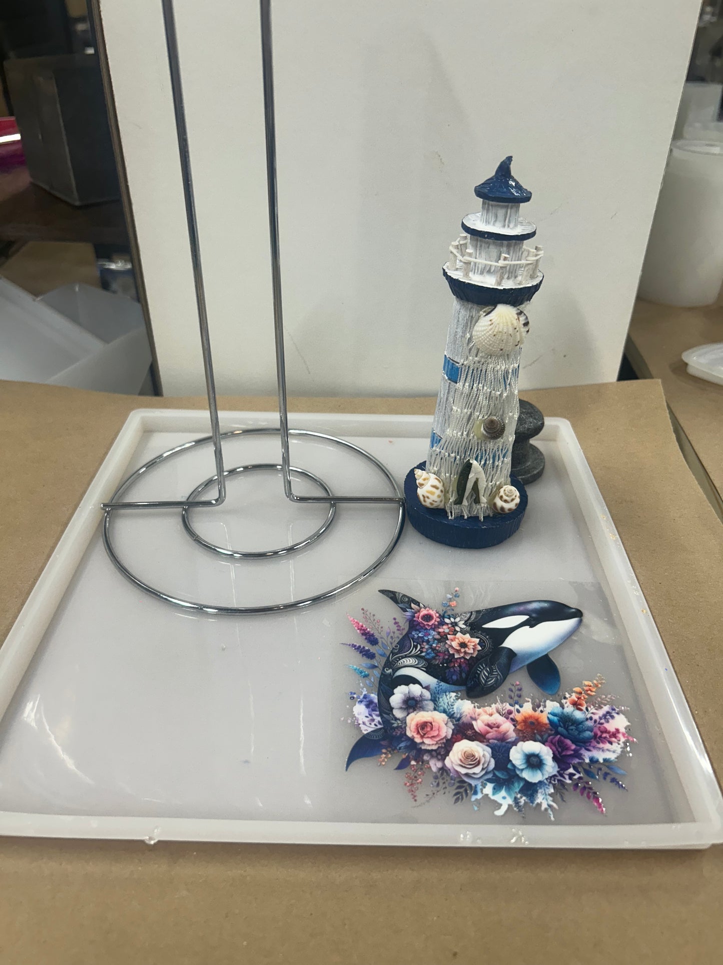 paper towel holder/tray