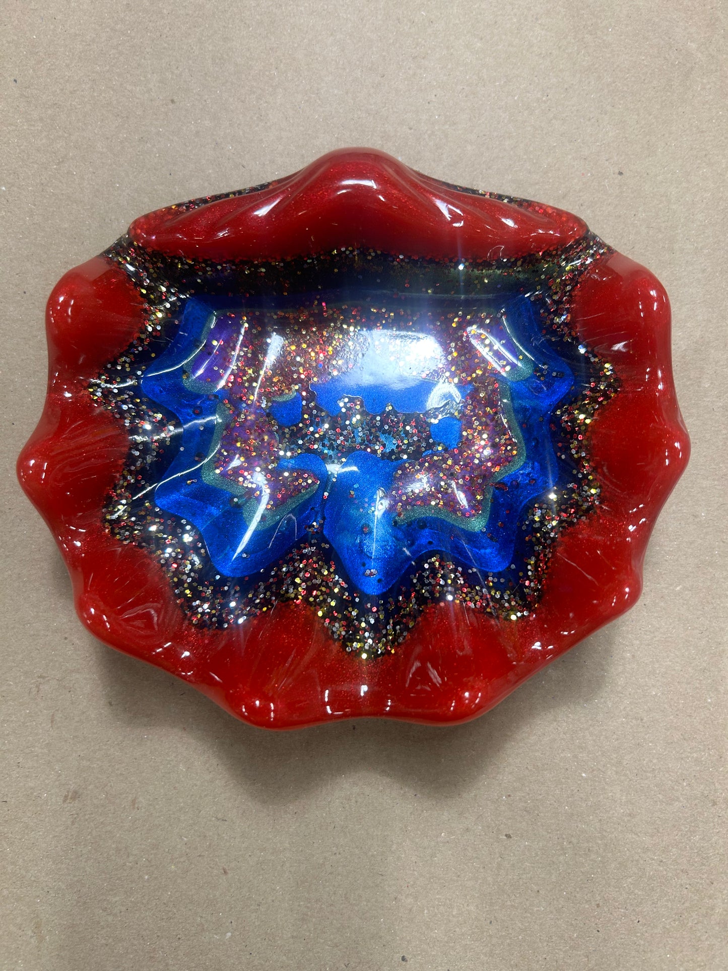 #37 Shell Dish Red