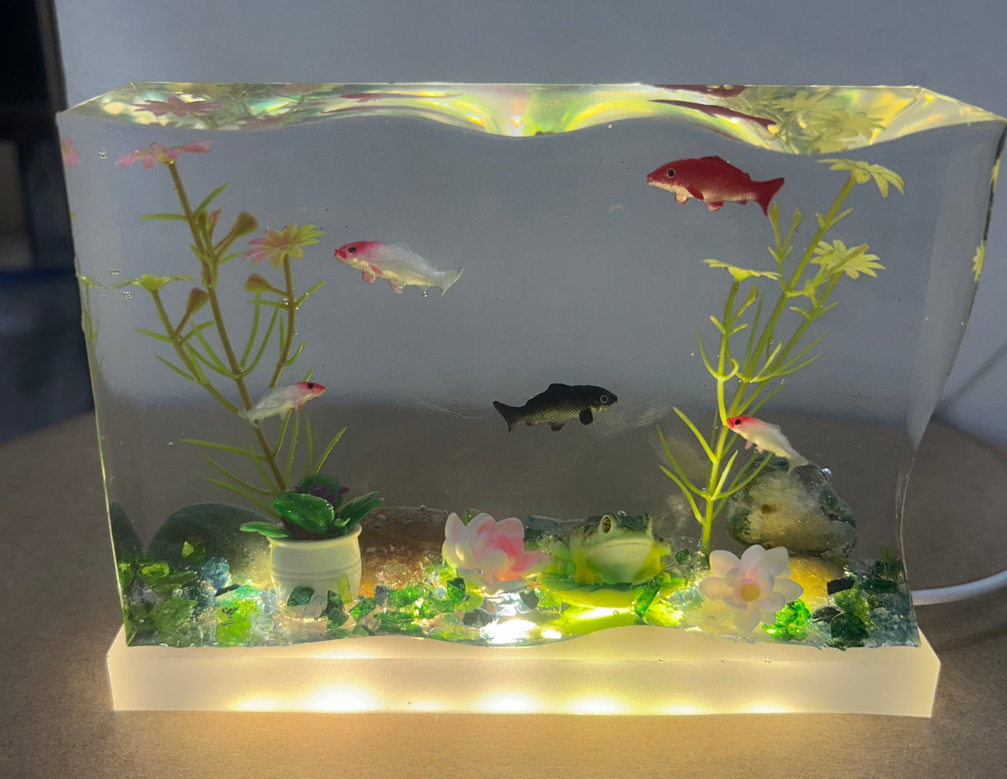 Light up mini resin aquarium