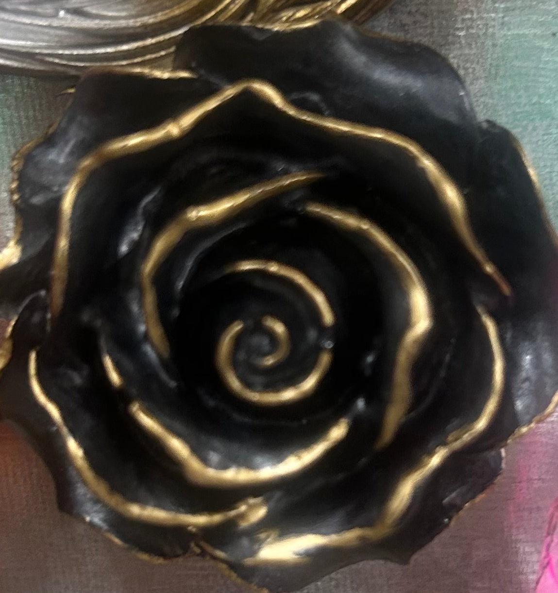 Rose magnet