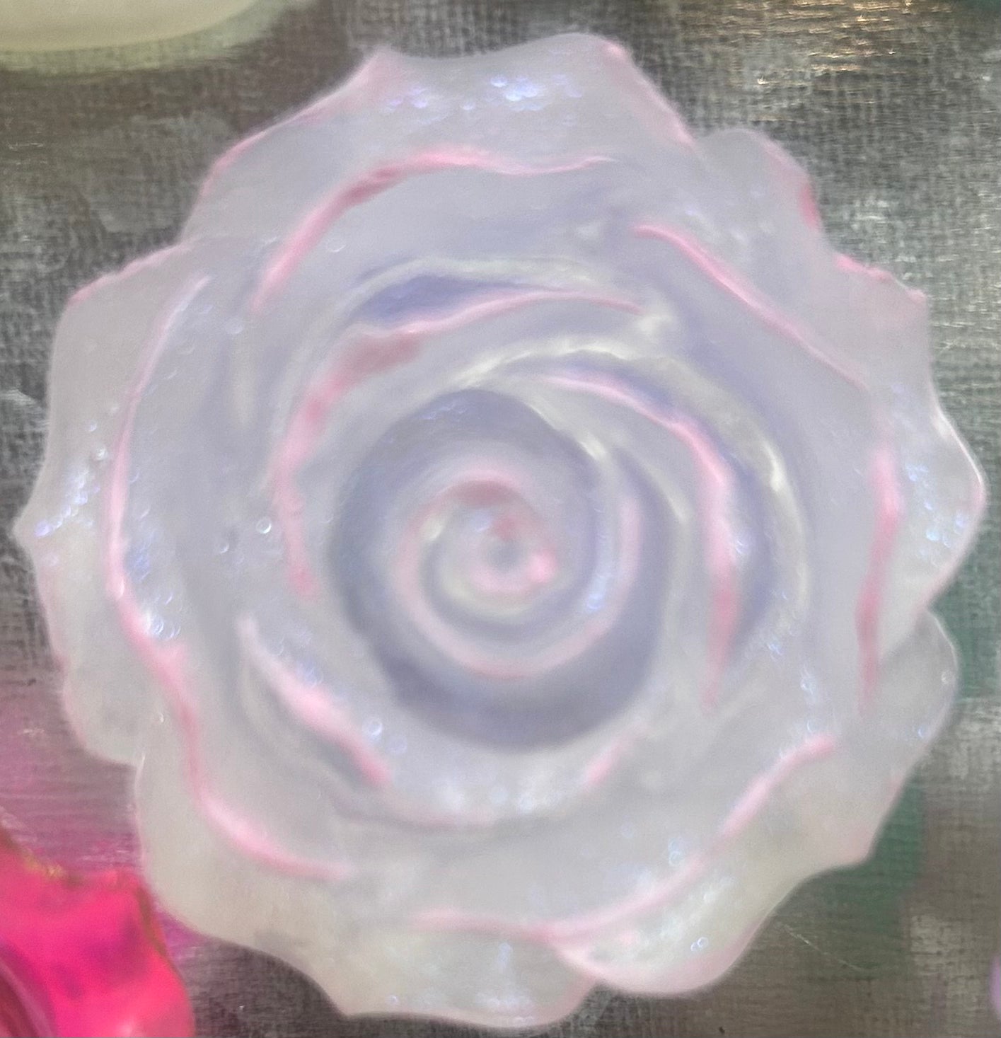 Rose magnet