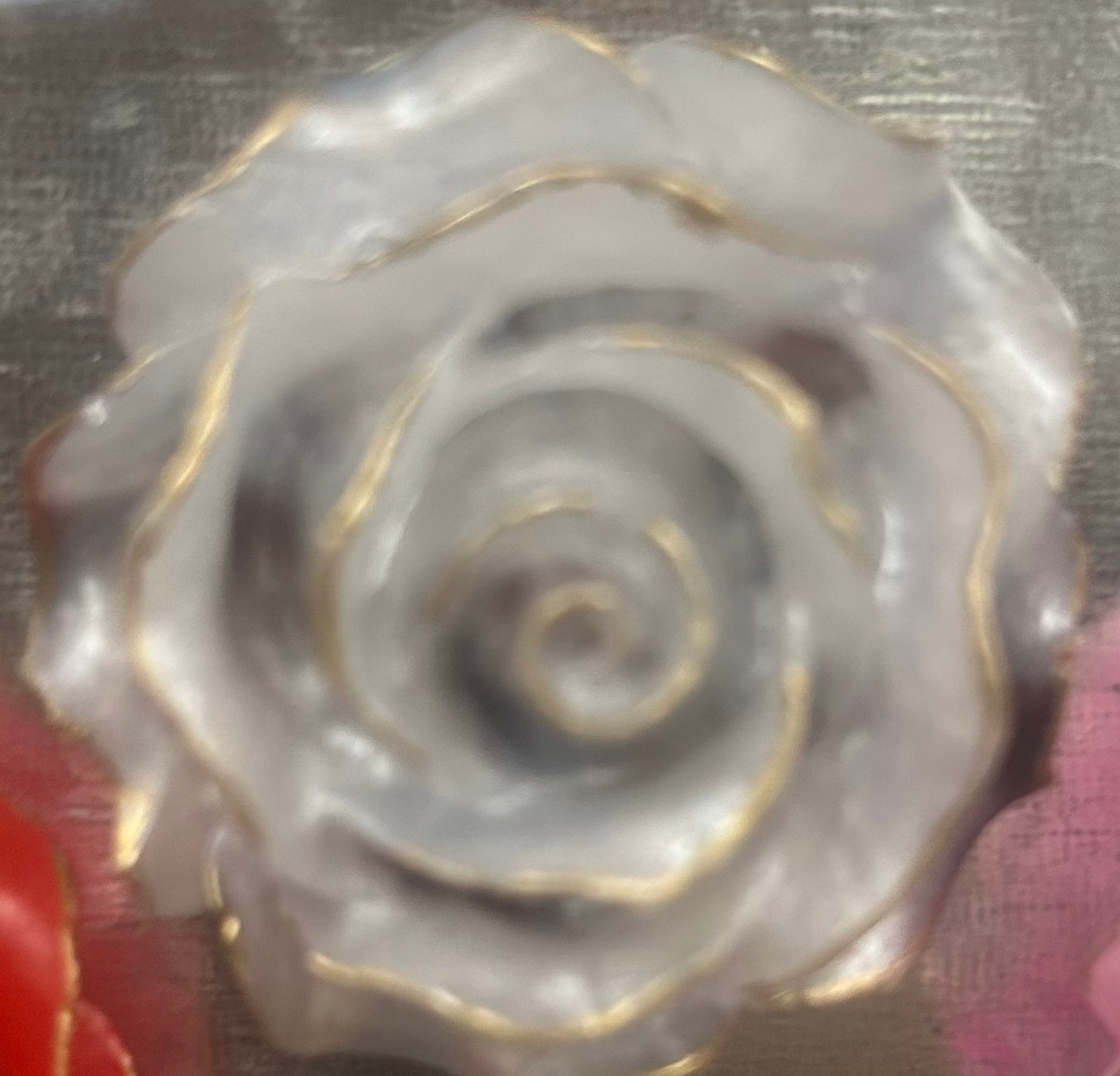 Rose magnet