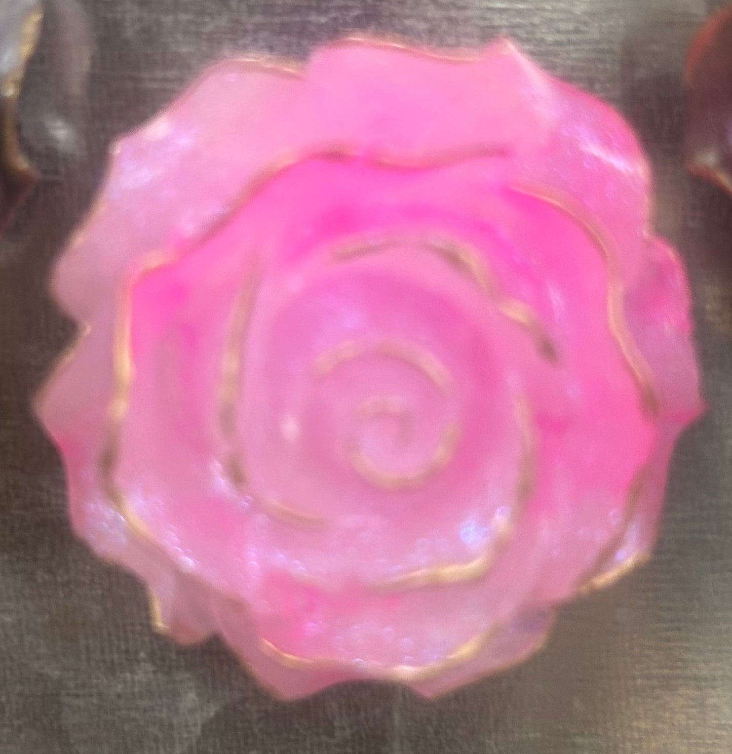 Rose magnet