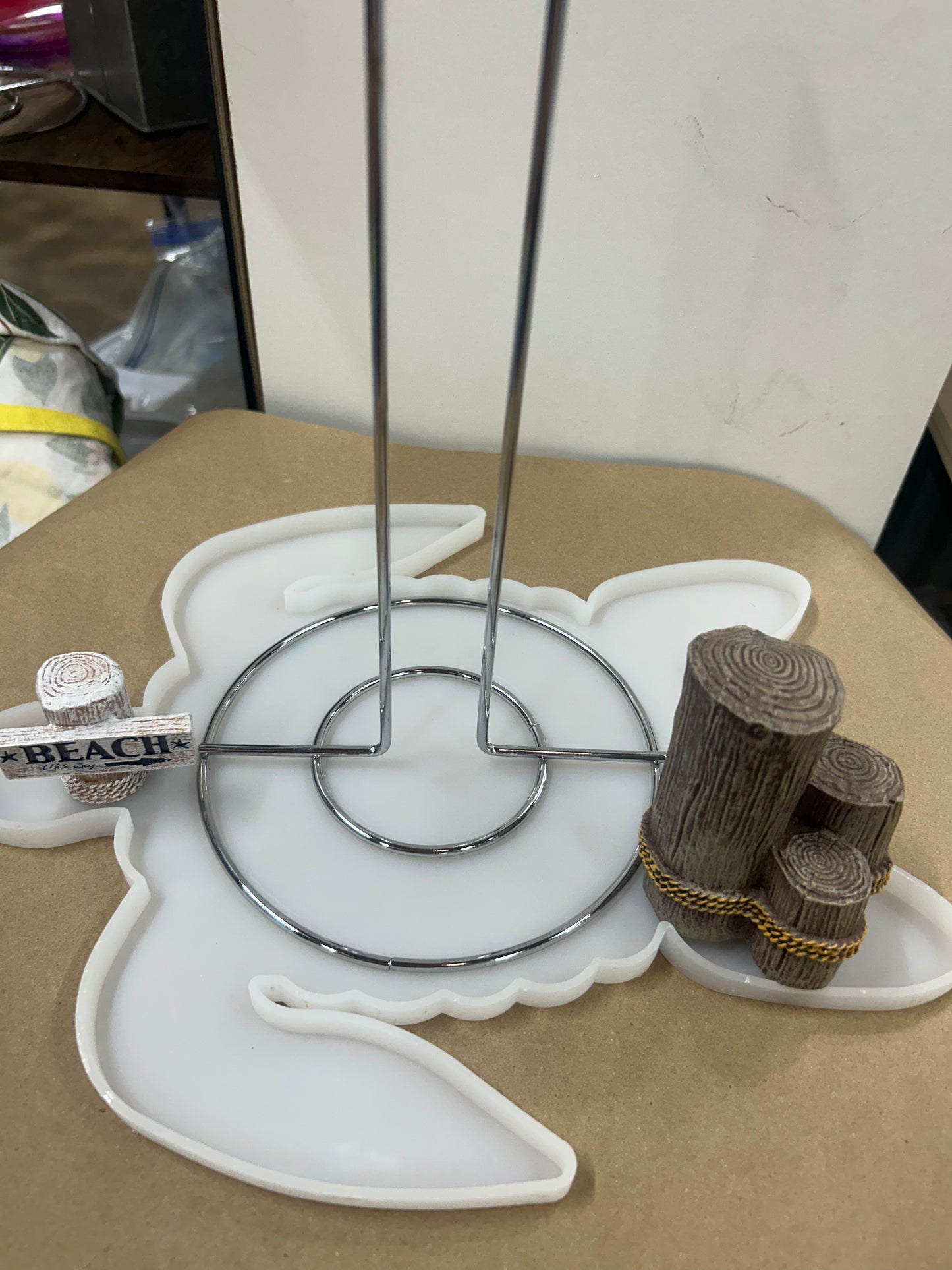 Paper towel holder