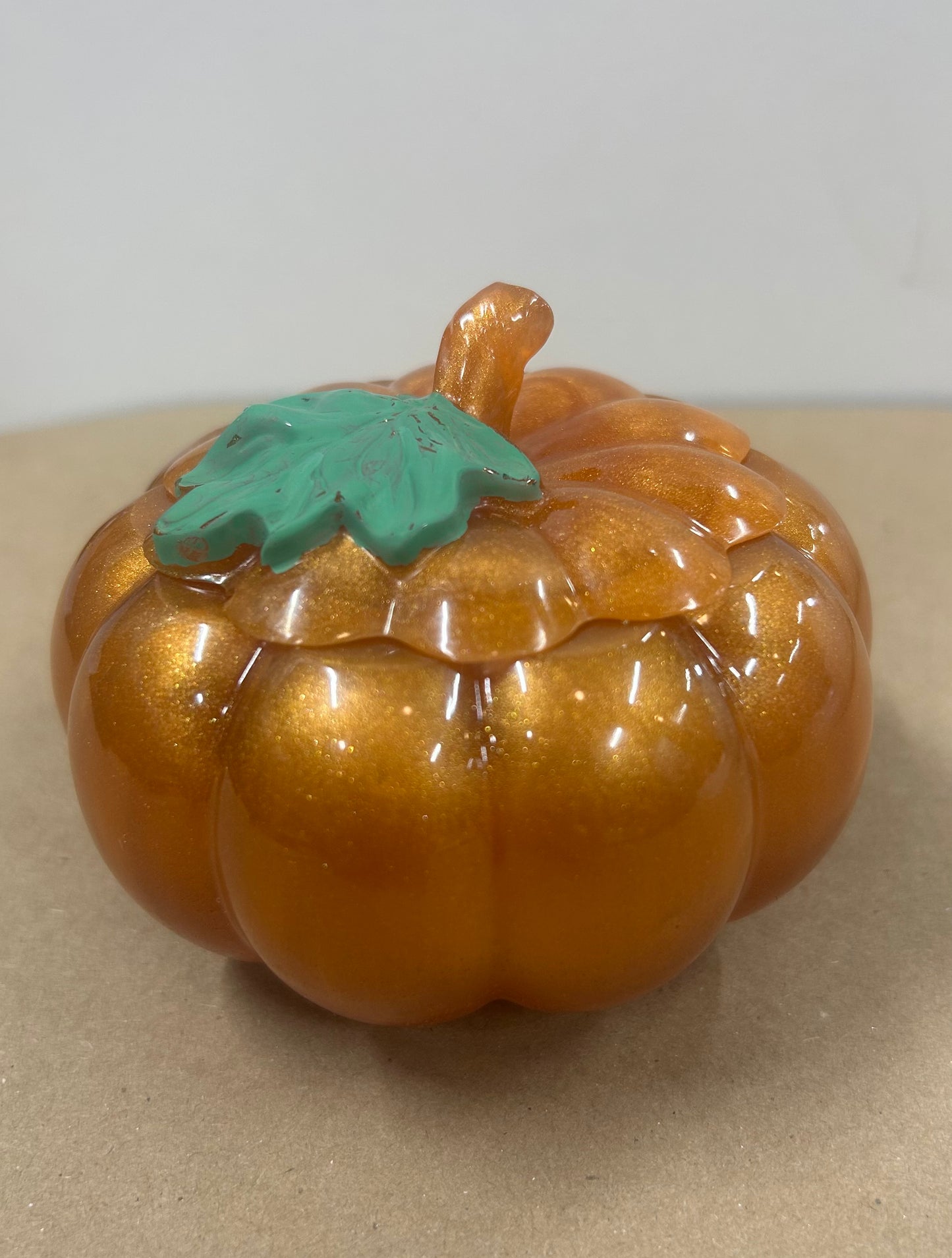 Coral pumpkin dish (small)