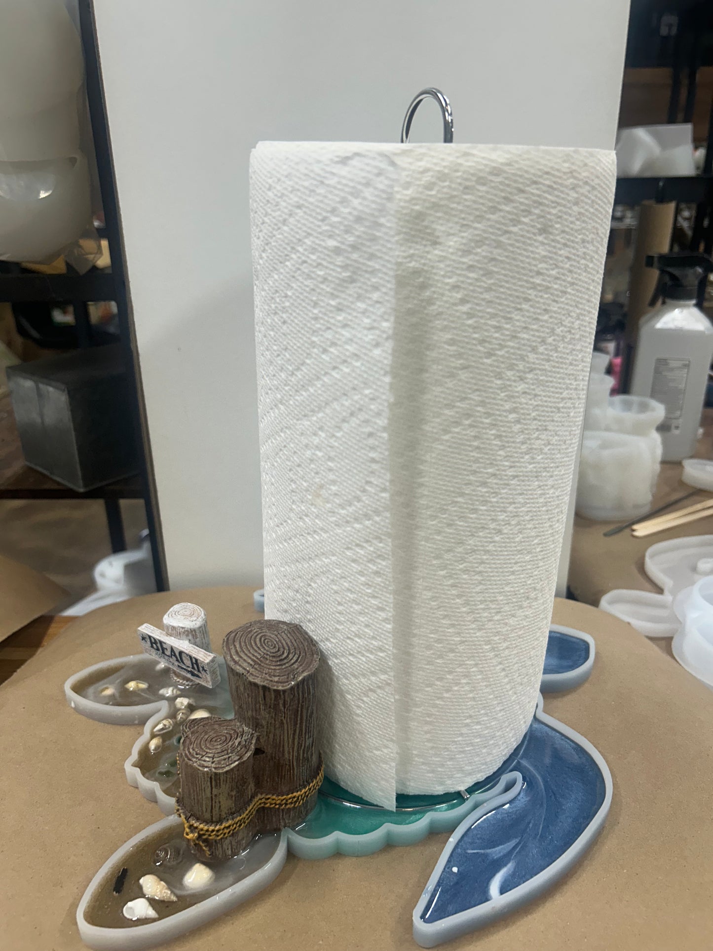 #100 Paper towel holder Debby
