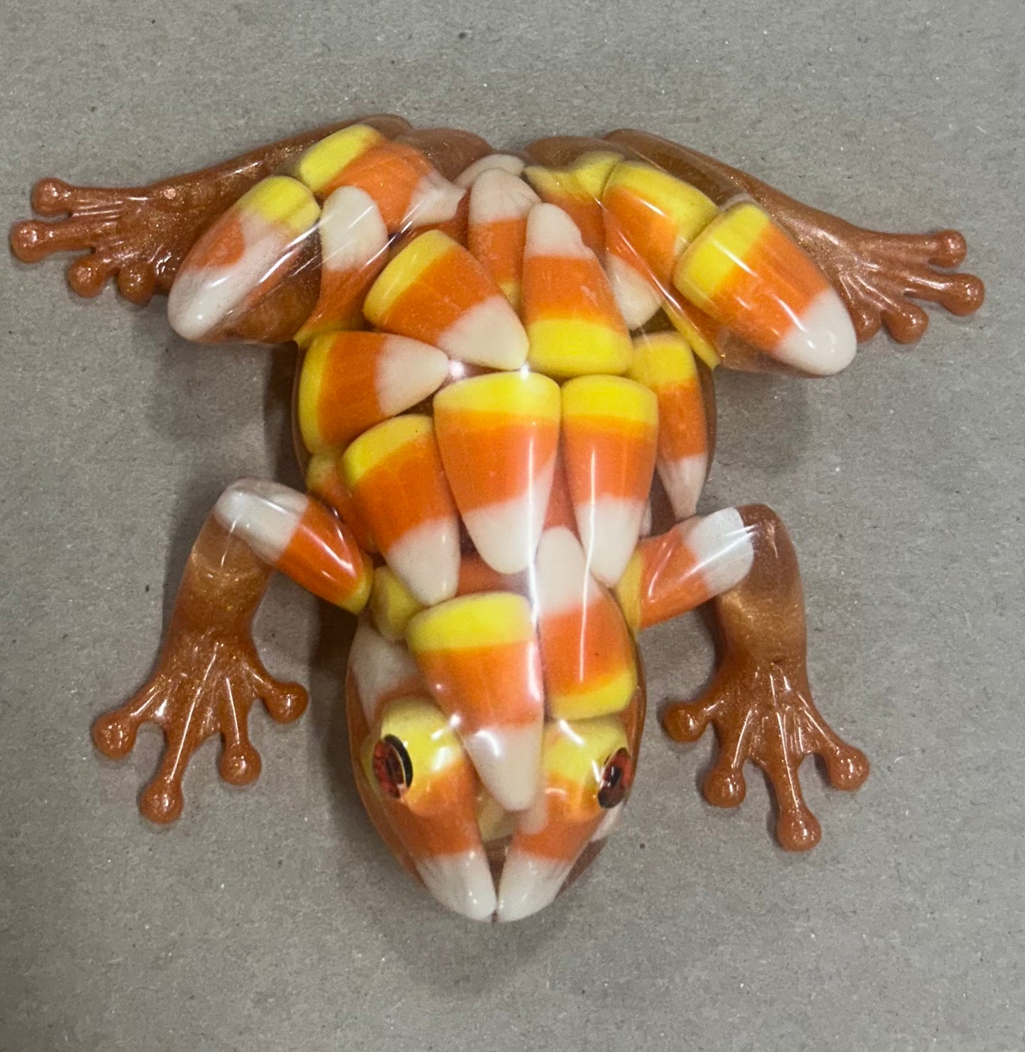 #117 Candy corn Frog Jerry Beth